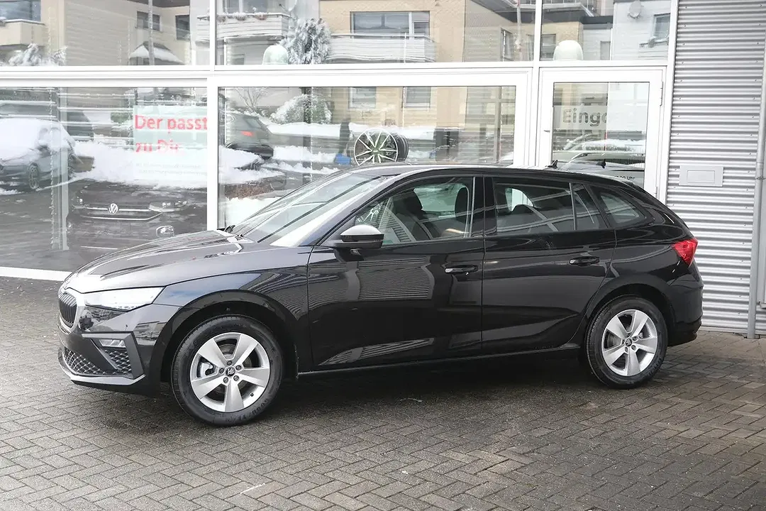 Skoda Scala - Thumbnail 2