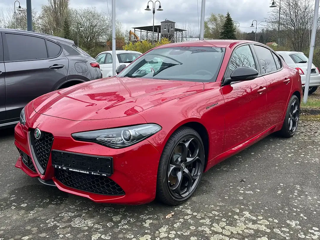 Alfa Romeo Giulia - Thumbnail 1