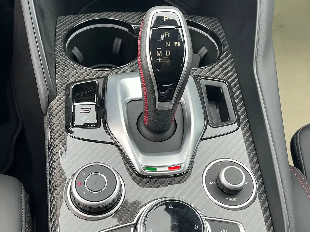 Alfa Romeo Giulia - Thumbnail 14