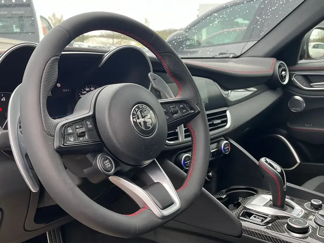 Alfa Romeo Giulia - Thumbnail 18