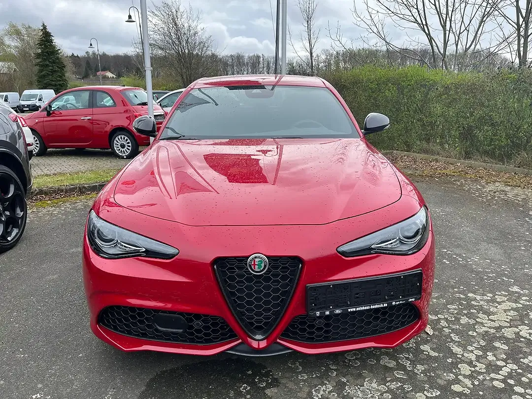 Alfa Romeo Giulia - Thumbnail 2