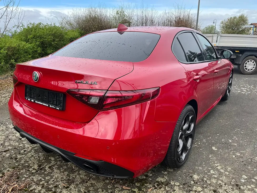 Alfa Romeo Giulia - Thumbnail 4