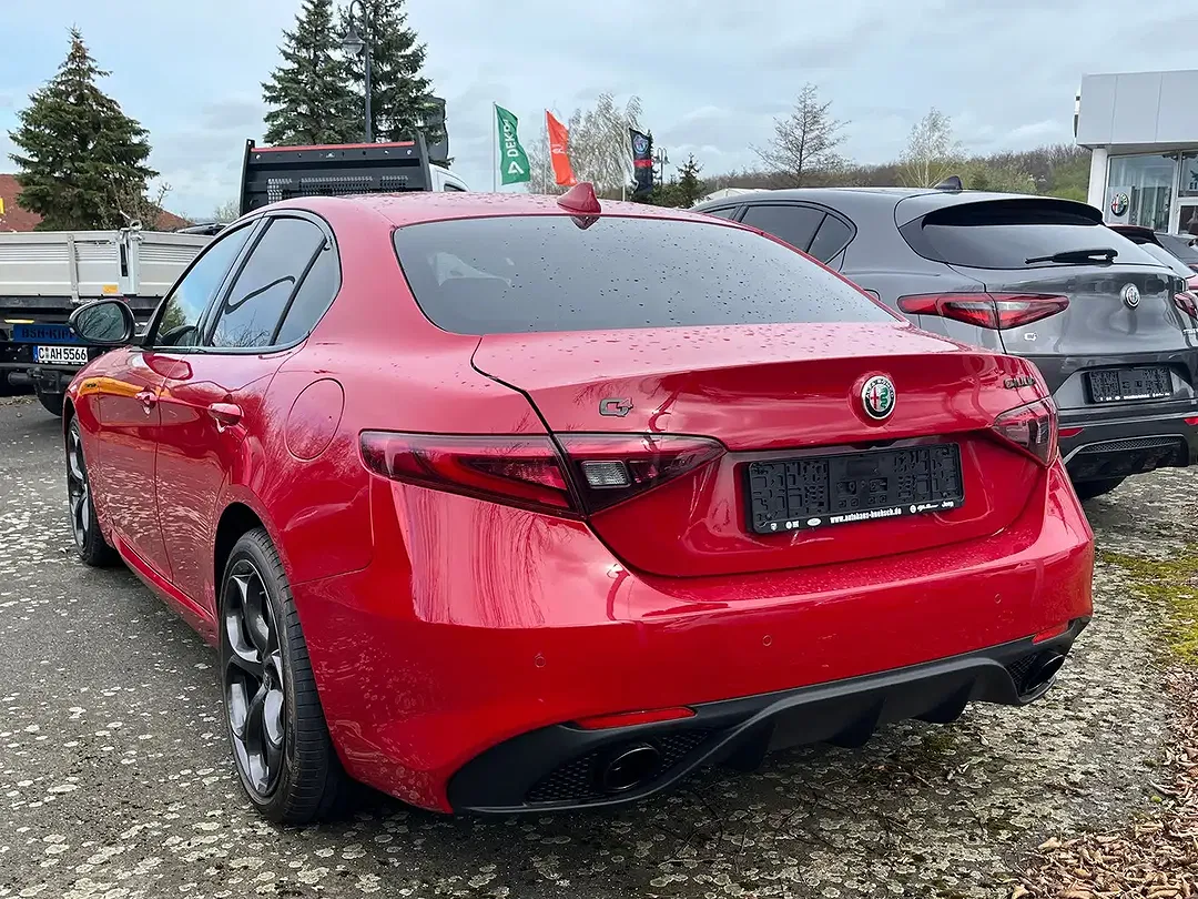 Alfa Romeo Giulia - Thumbnail 6