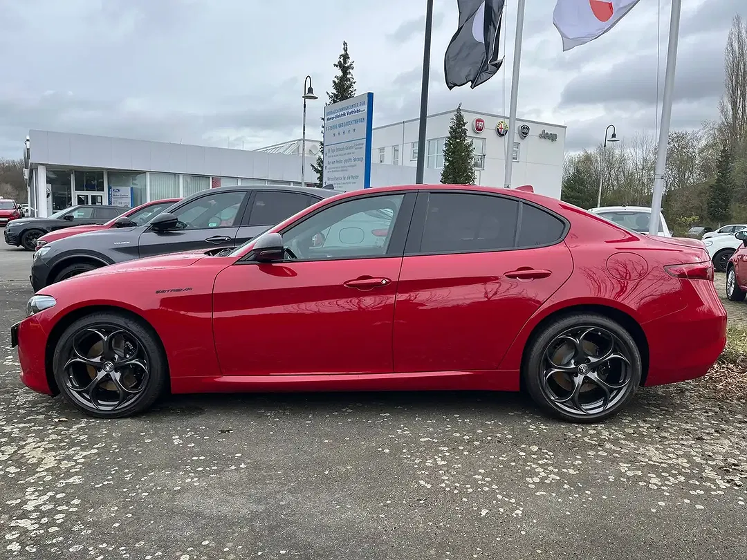 Alfa Romeo Giulia - Thumbnail 7