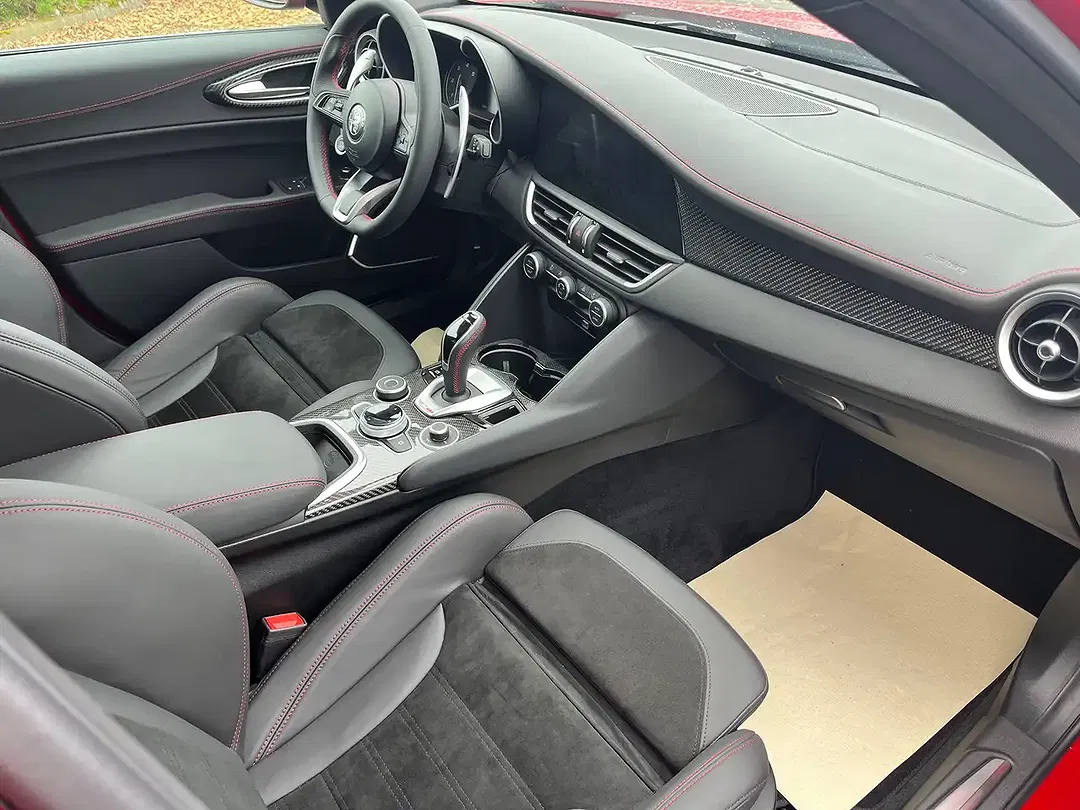 Alfa Romeo Giulia - Thumbnail 9