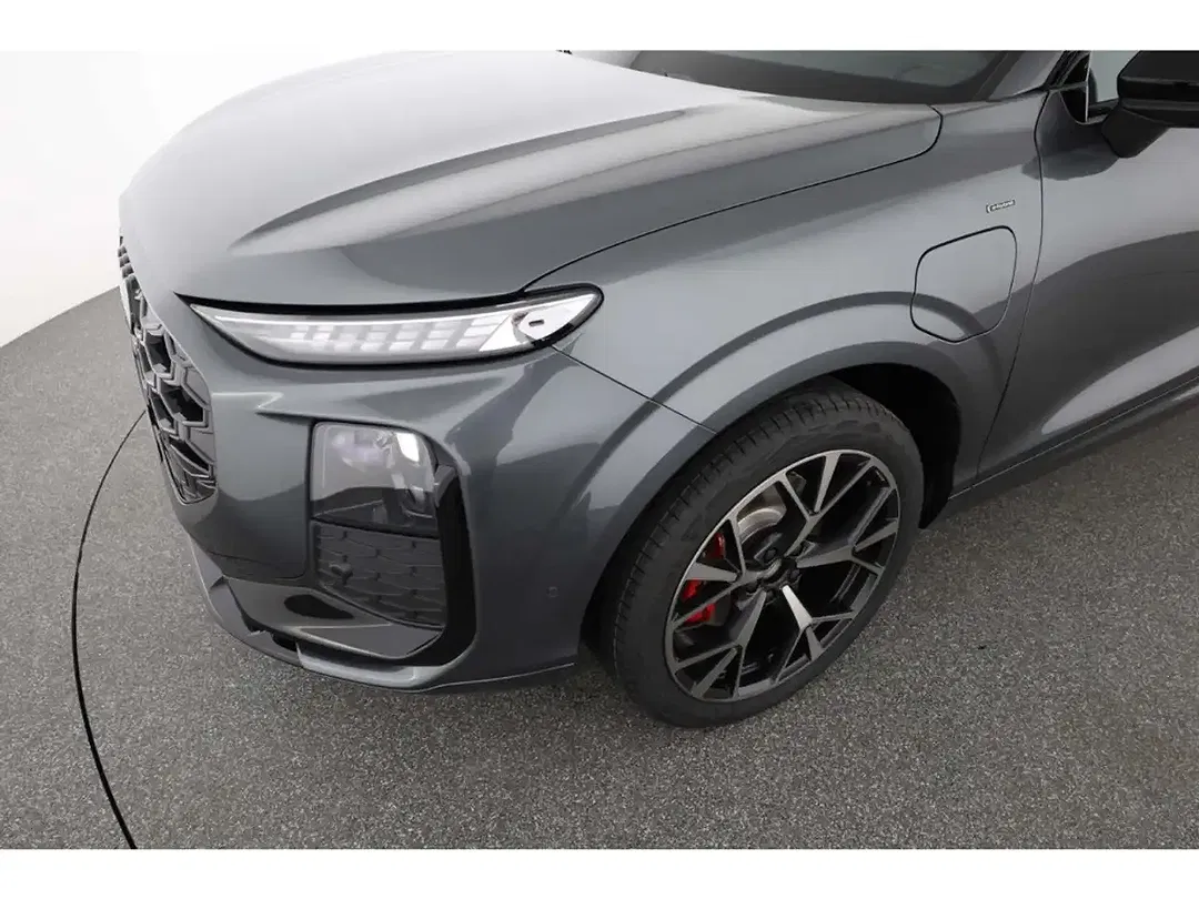 Audi Q3 - Thumbnail 6