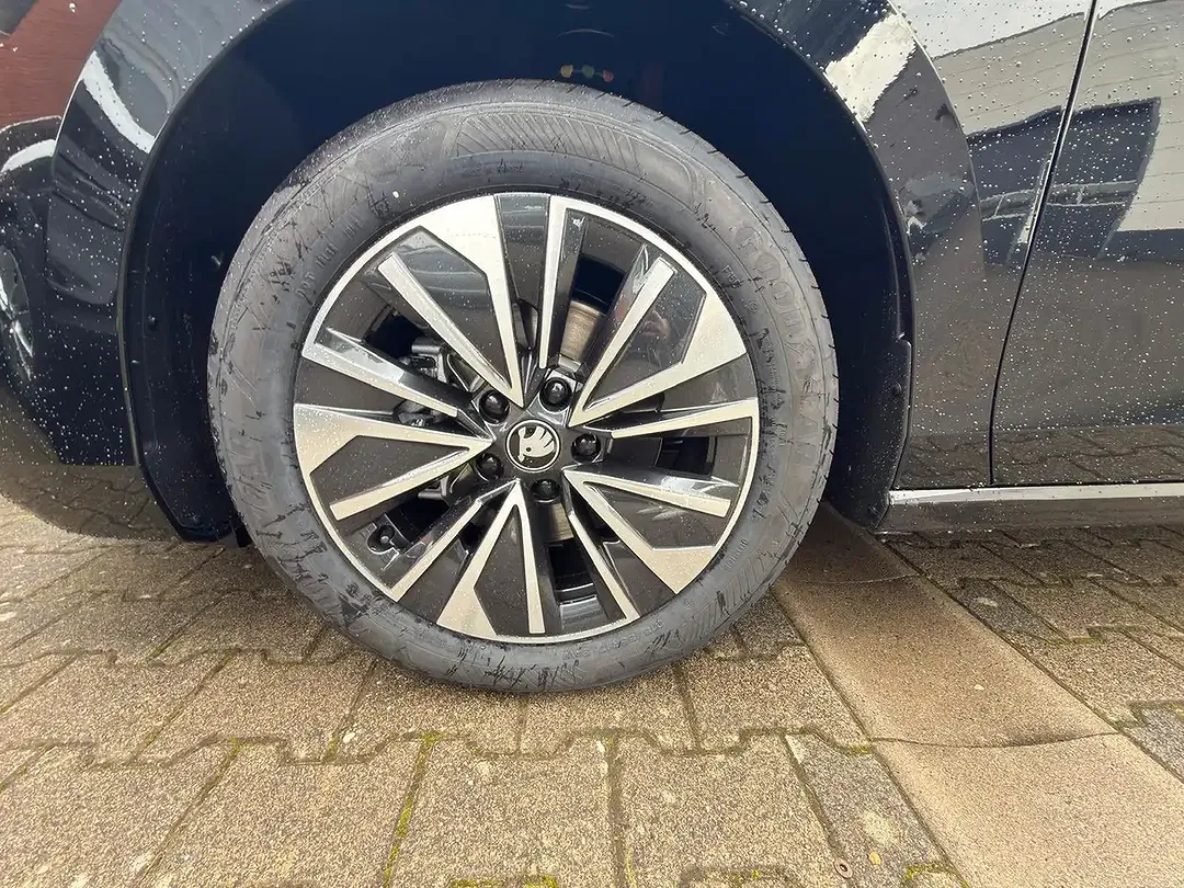 Skoda Superb - Thumbnail 4