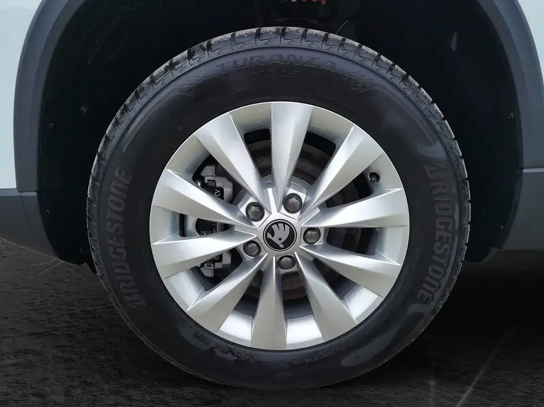 Skoda Karoq - Thumbnail 5