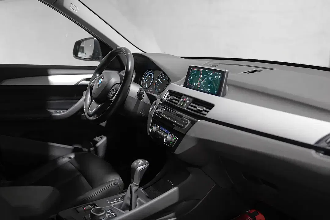 BMW X1 - Thumbnail 3