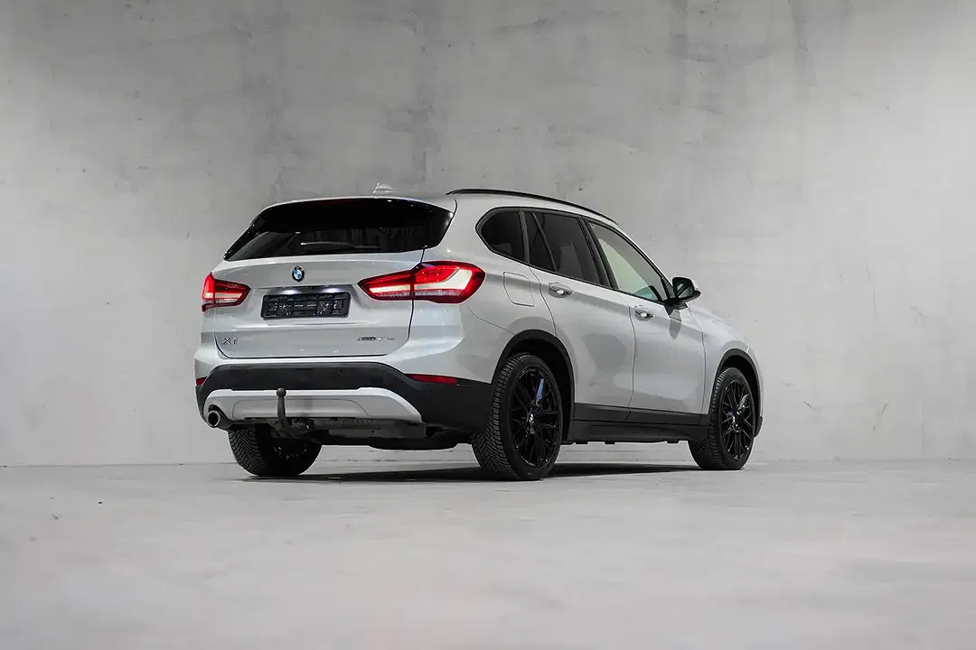 BMW X1 - Thumbnail 4
