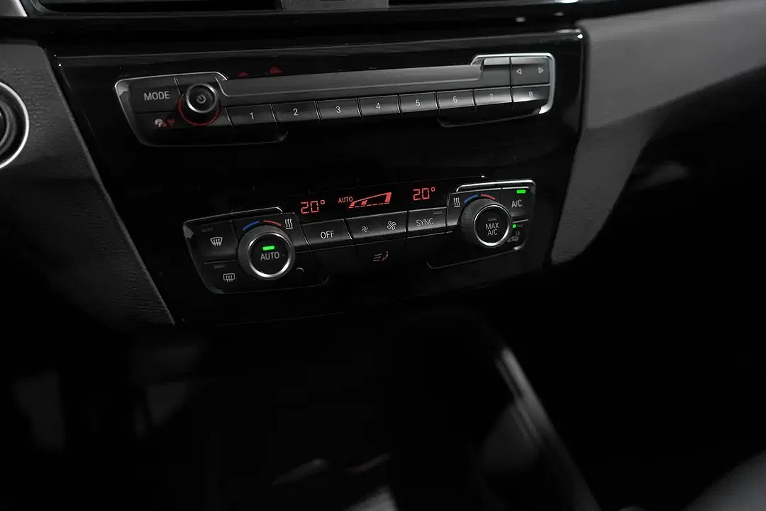 BMW X1 - Thumbnail 9