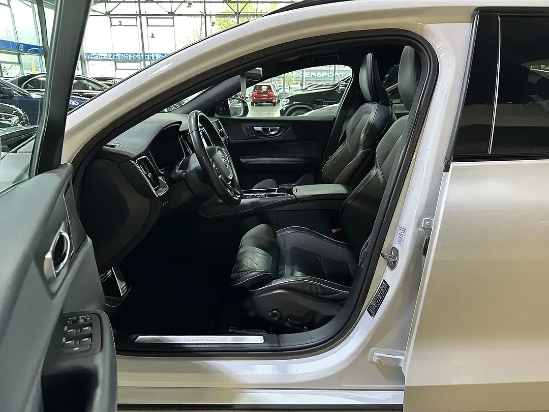Volvo V60 - Thumbnail 10