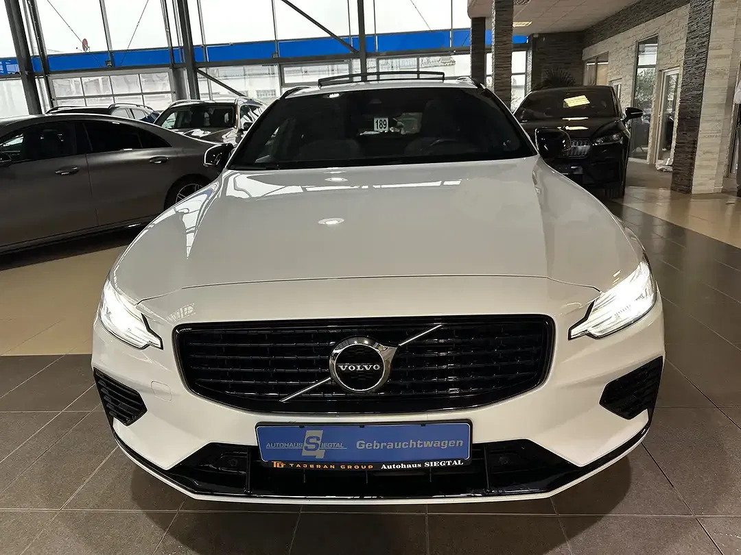 Volvo V60 - Thumbnail 2