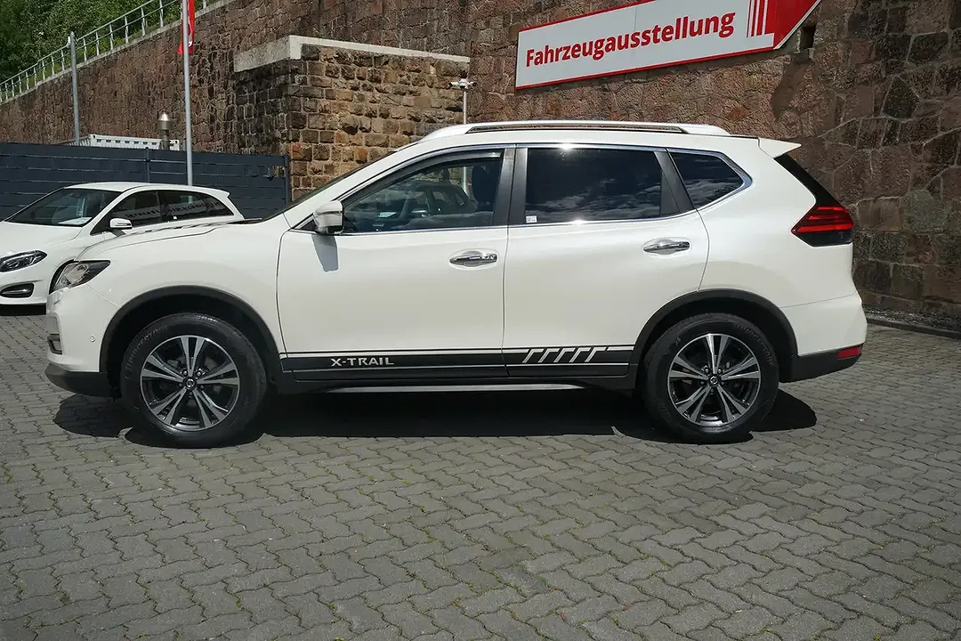 Nissan X-Trail - Thumbnail 2