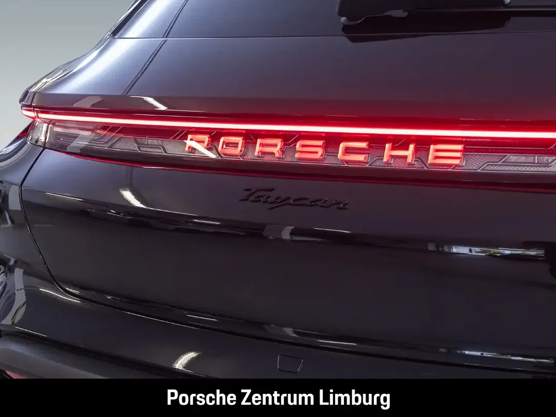 Porsche Taycan - Thumbnail 10