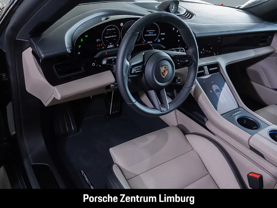 Porsche Taycan - Thumbnail 11