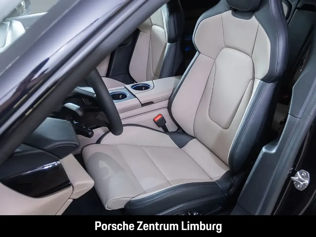 Porsche Taycan - Thumbnail 12