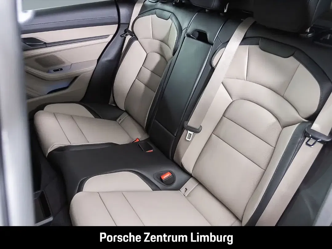 Porsche Taycan - Thumbnail 13