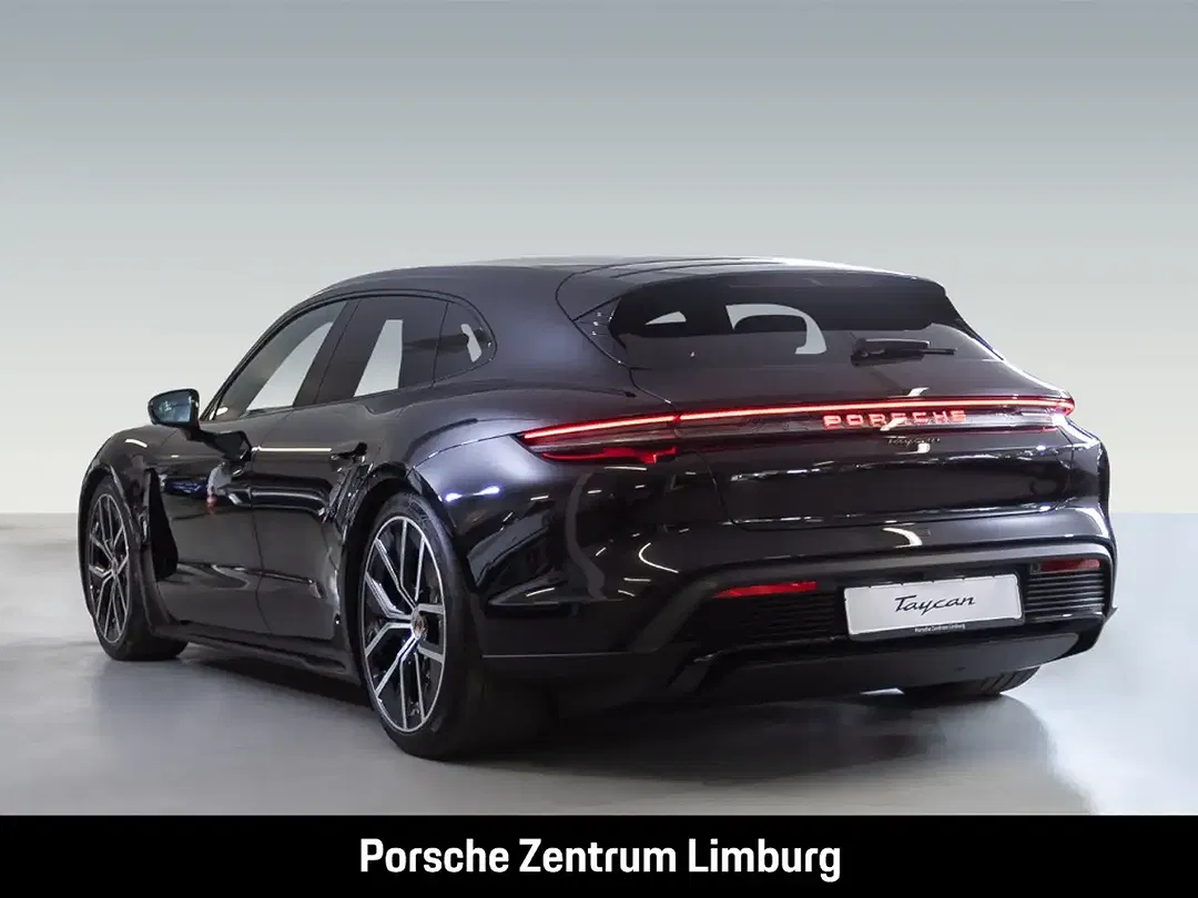 Porsche Taycan - Thumbnail 3