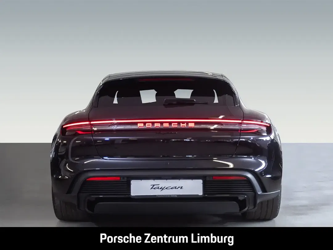 Porsche Taycan - Thumbnail 5
