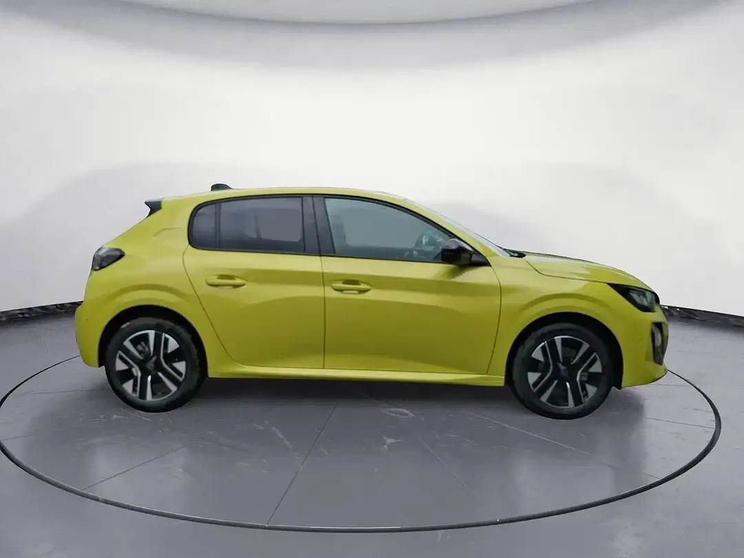 Peugeot 208 - Thumbnail 4