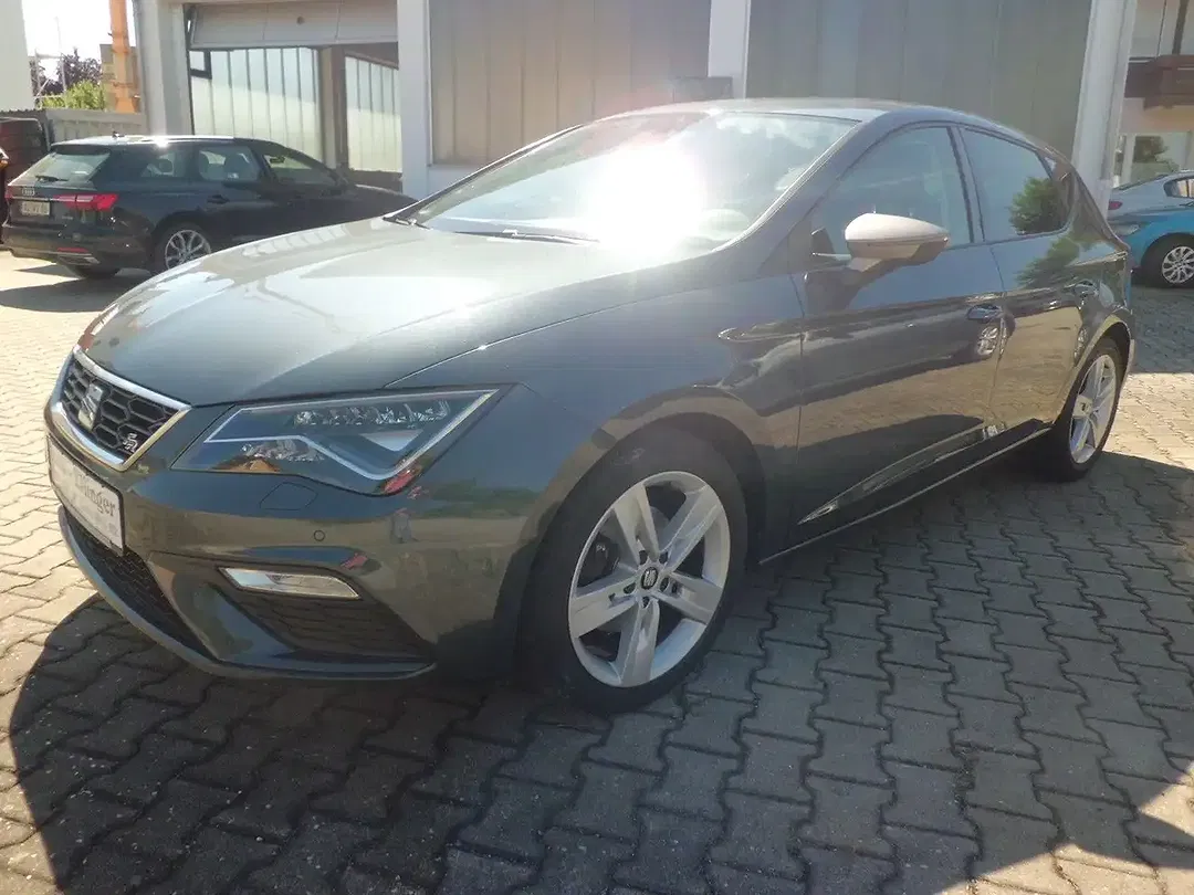 SEAT Leon - Thumbnail 2