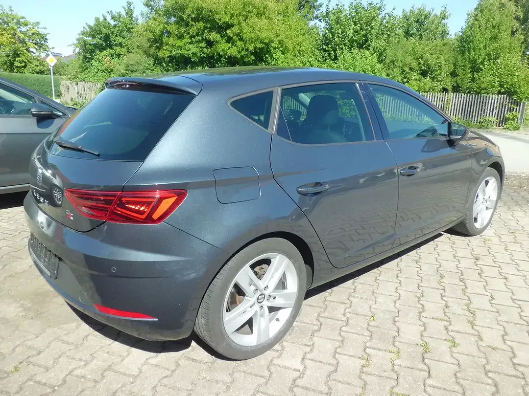 SEAT Leon - Thumbnail 3
