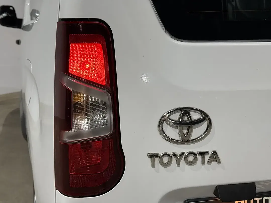 Toyota Proace City - Thumbnail 11