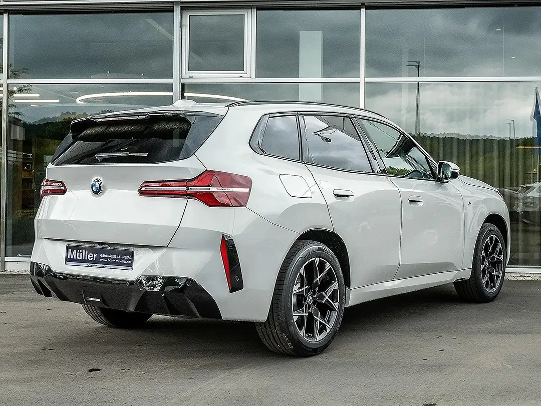 BMW X3 - Thumbnail 2