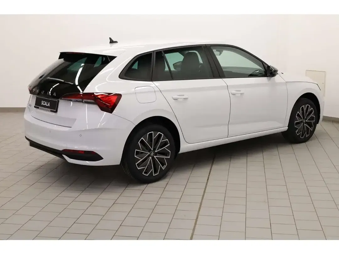 Skoda Scala - Thumbnail 3