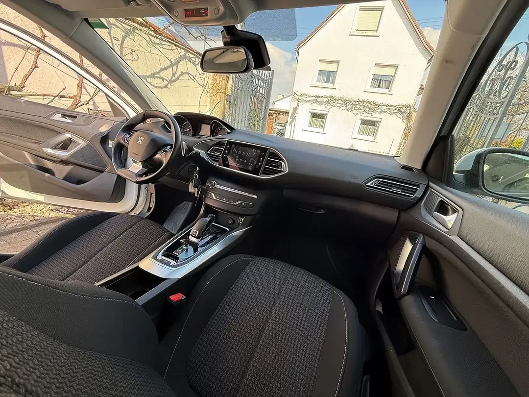 Peugeot 308 - Thumbnail 15