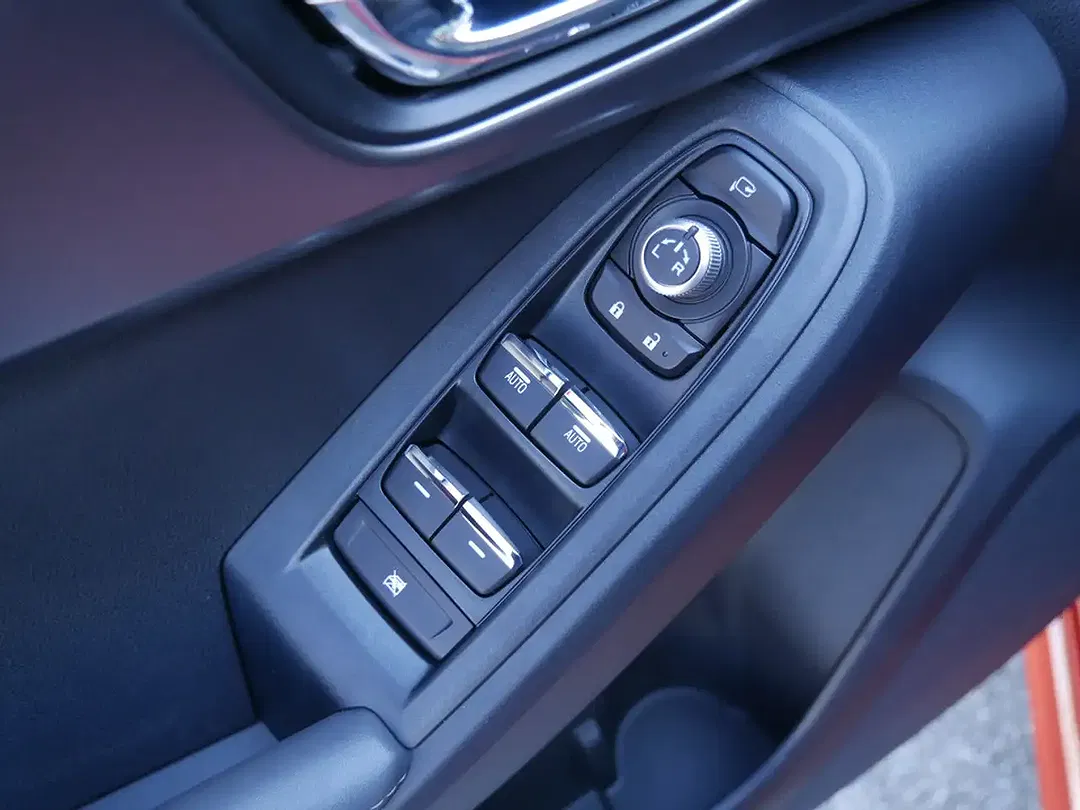 Subaru Impreza - Thumbnail 10