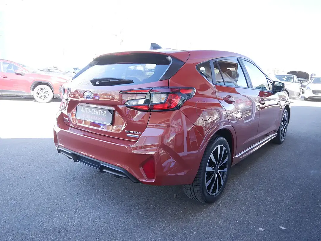 Subaru Impreza - Thumbnail 5