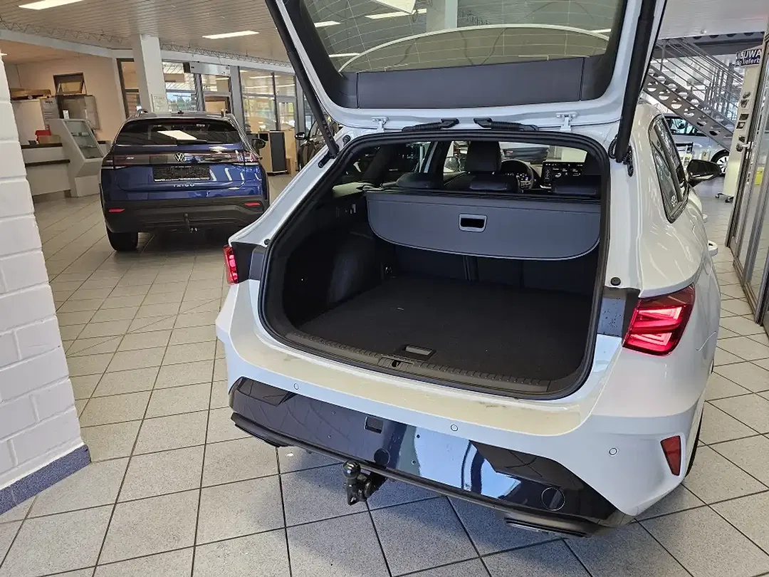 CUPRA Leon - Thumbnail 3