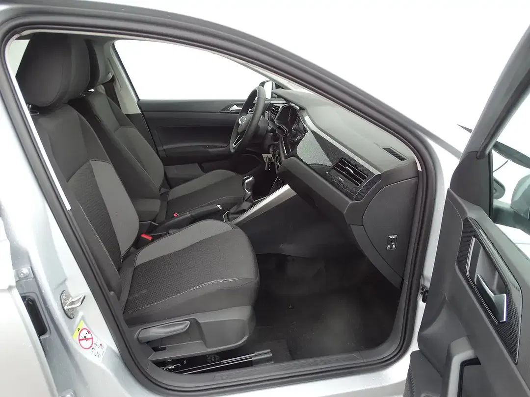 Volkswagen Polo - Thumbnail 8