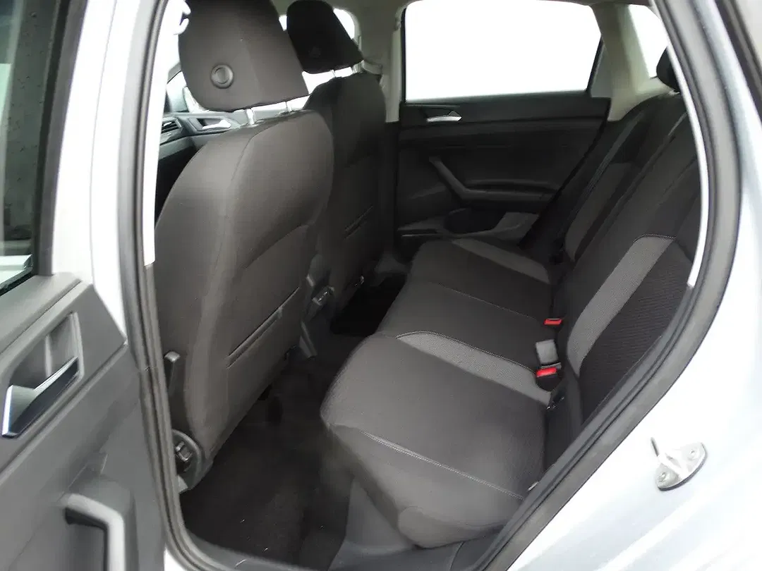 Volkswagen Polo - Thumbnail 9