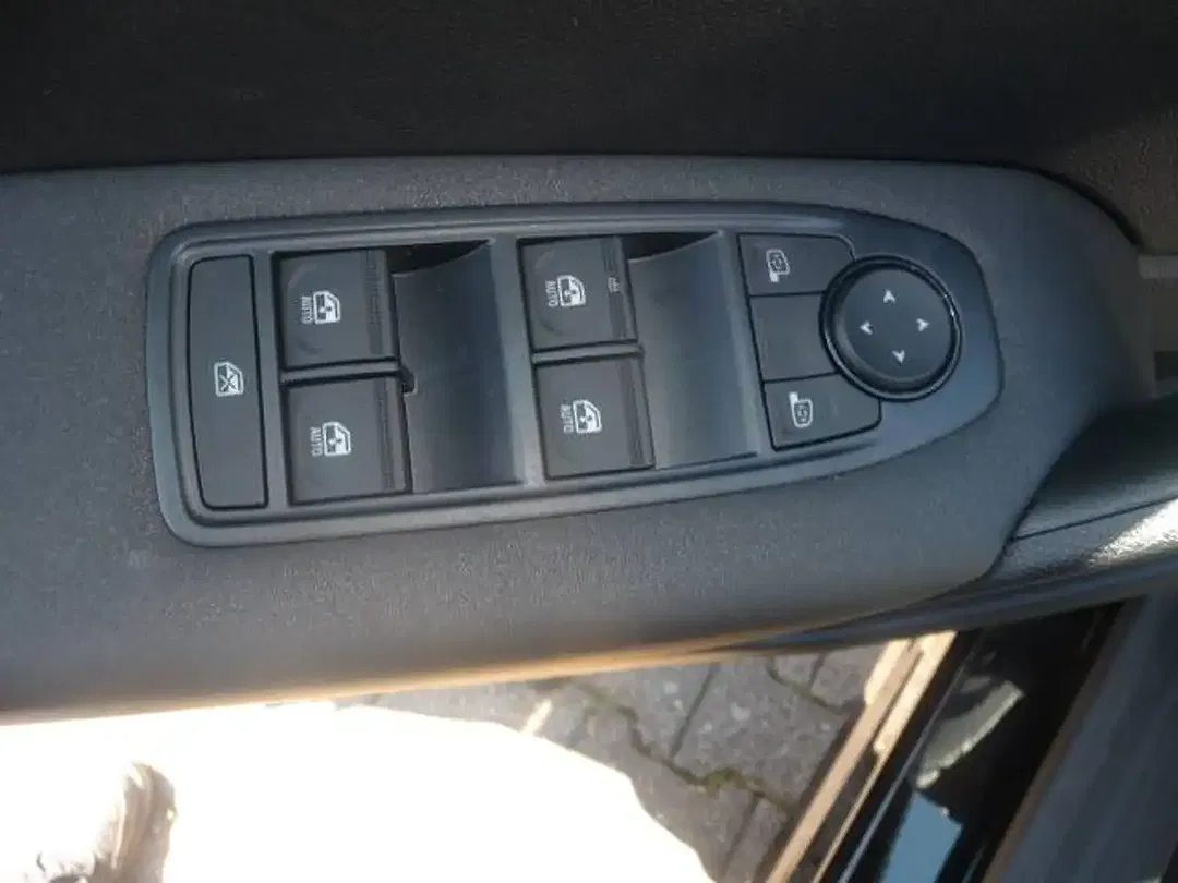Mitsubishi ASX - Thumbnail 13