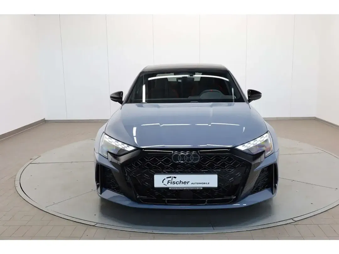 Audi RS3 - Thumbnail 2