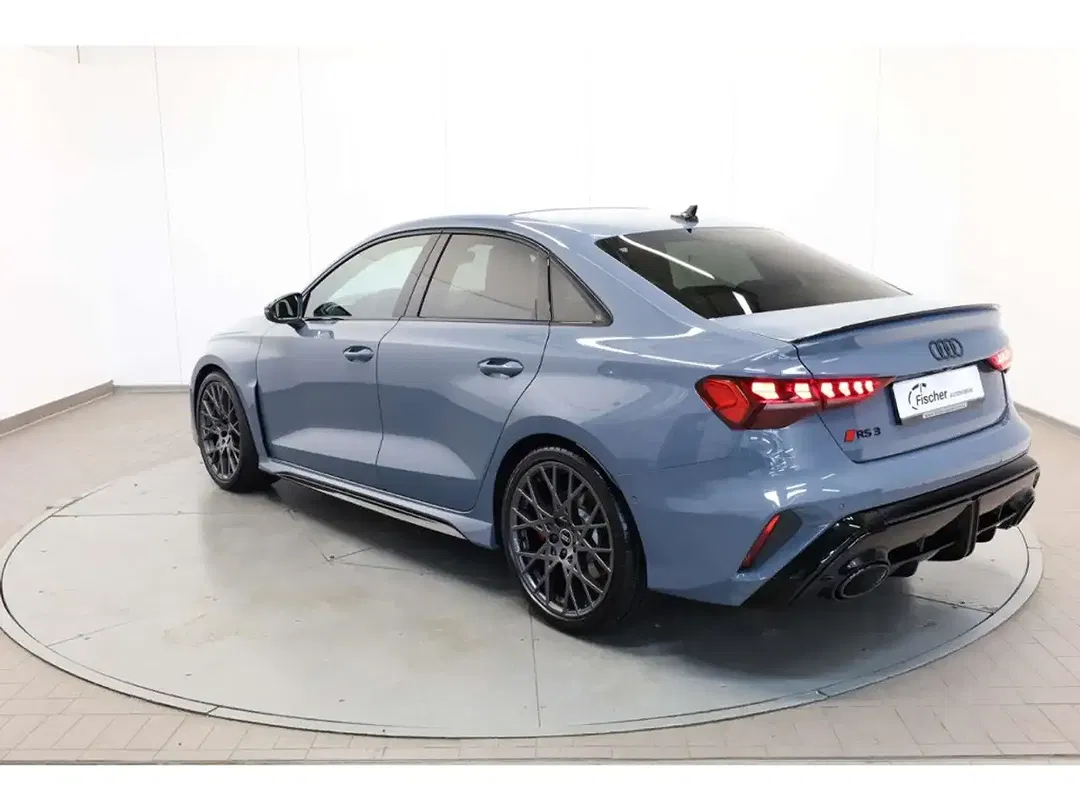 Audi RS3 - Thumbnail 3