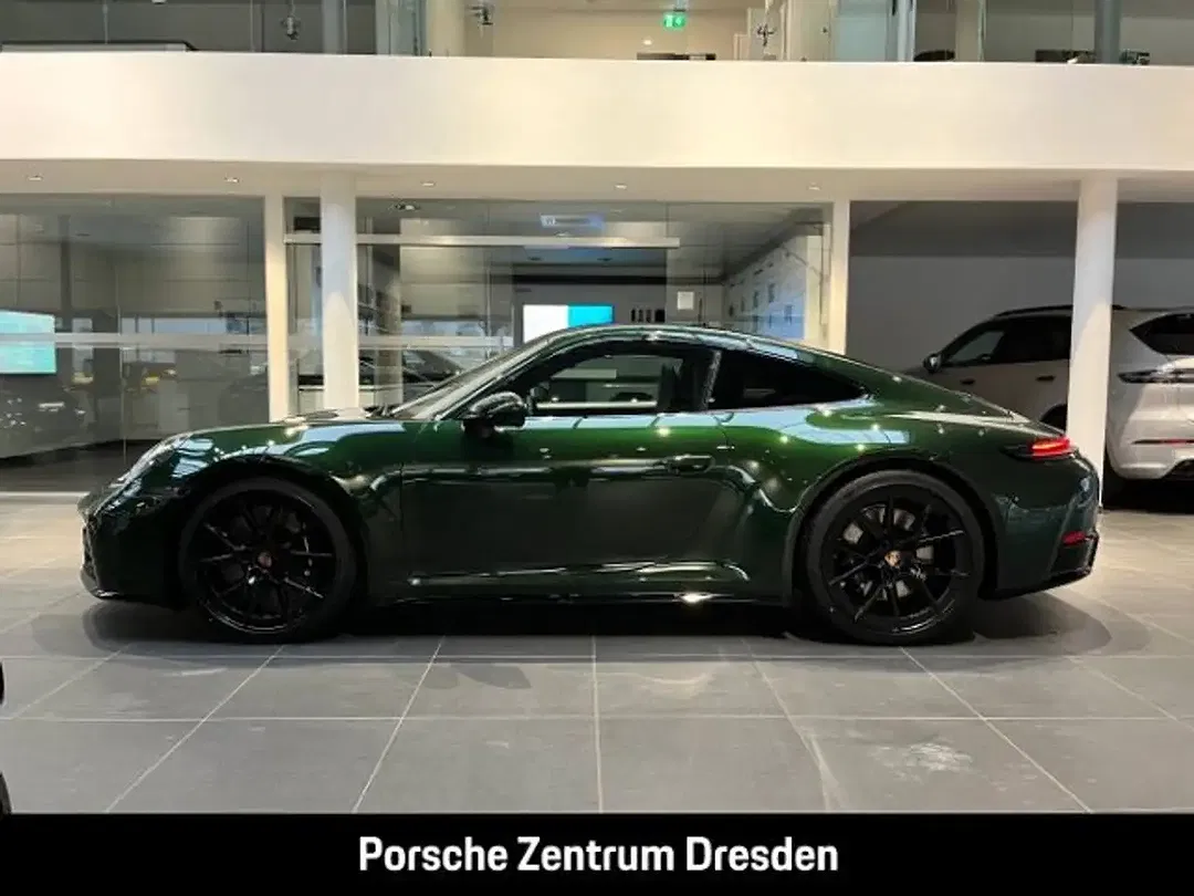 Porsche 992 - Thumbnail 2