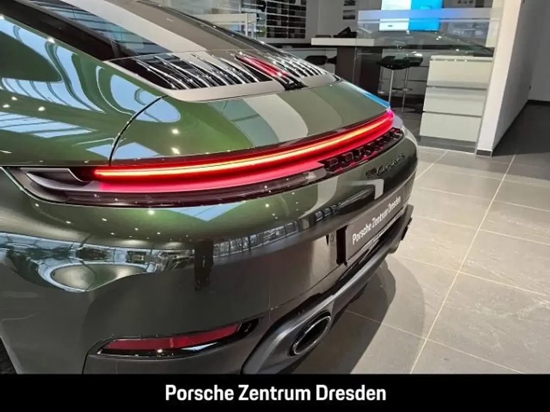 Porsche 992 - Thumbnail 6