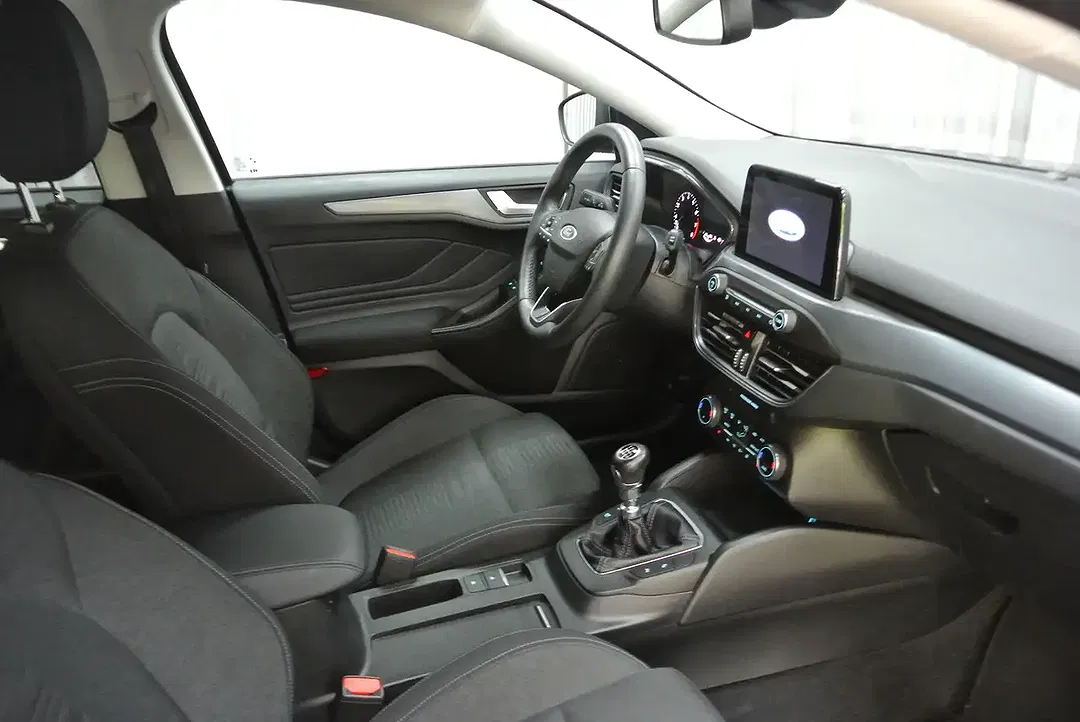 Ford Focus - Thumbnail 12