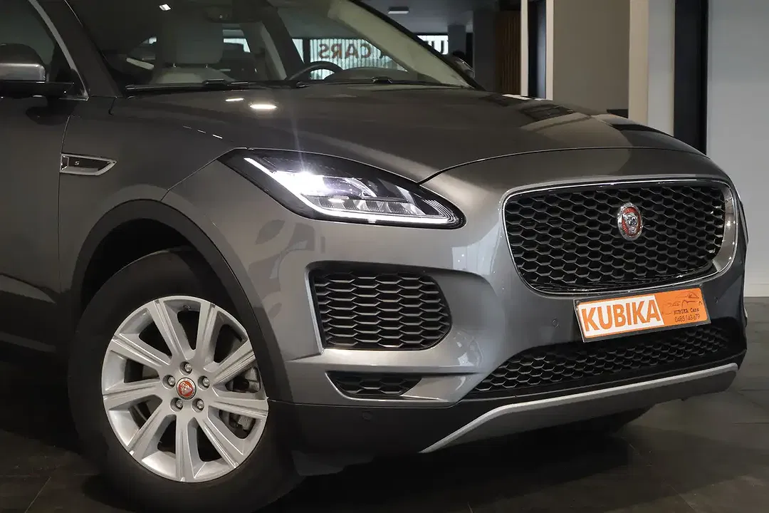 Jaguar E-Pace - Thumbnail 3