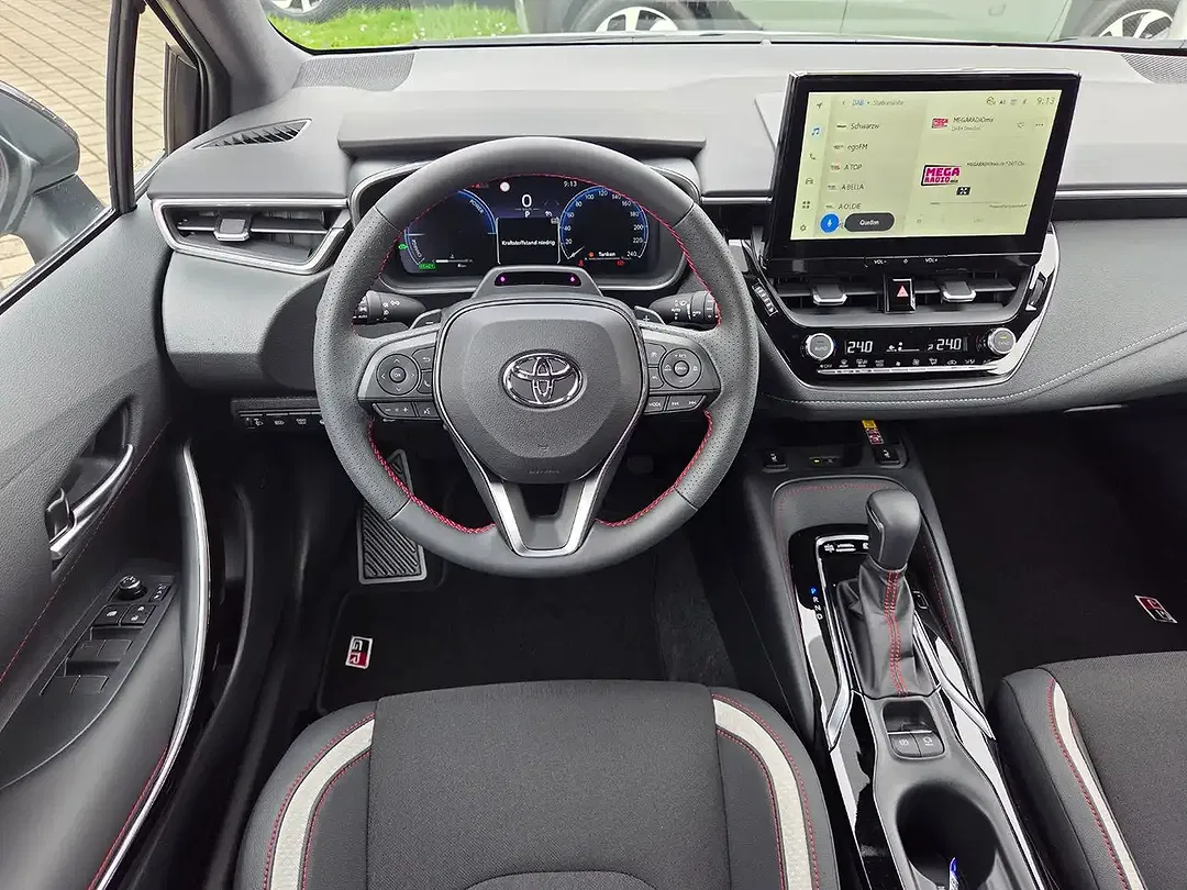 Toyota Corolla - Thumbnail 9