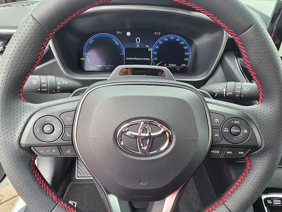 Toyota Corolla - Thumbnail 13