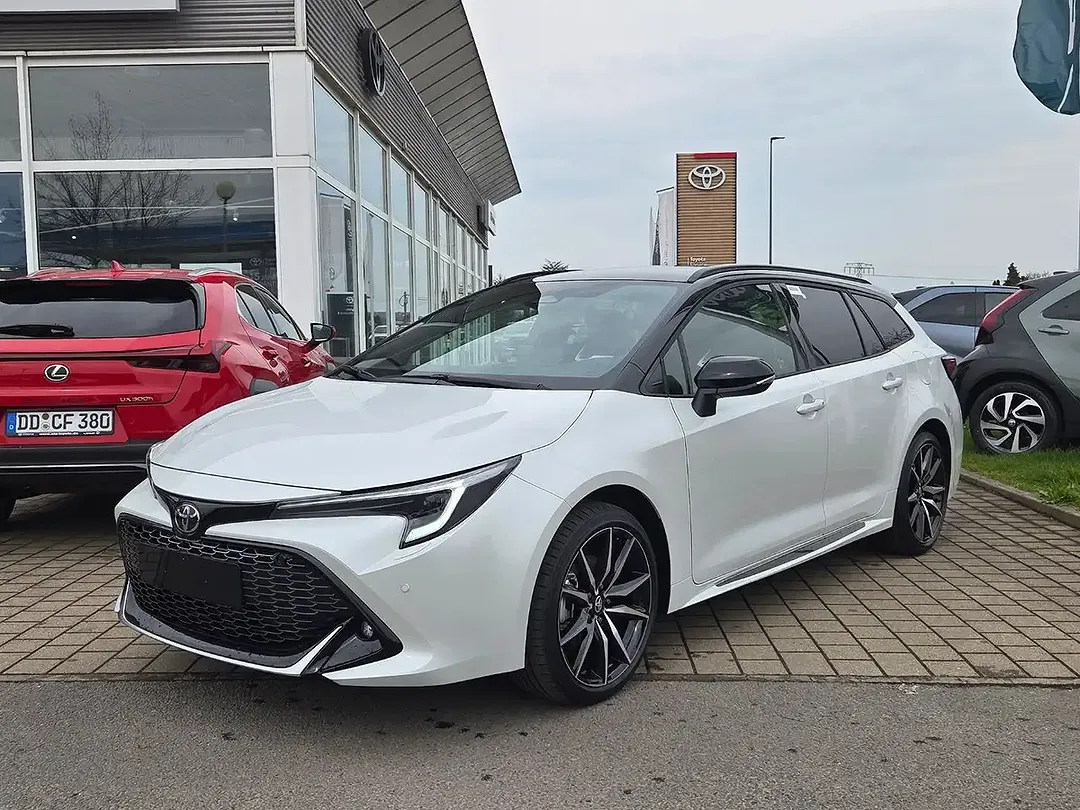 Toyota Corolla - Thumbnail 1