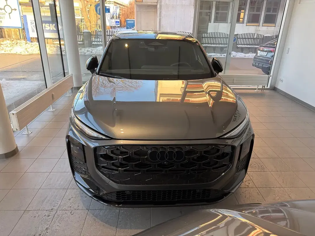 Audi Q3 - Thumbnail 2