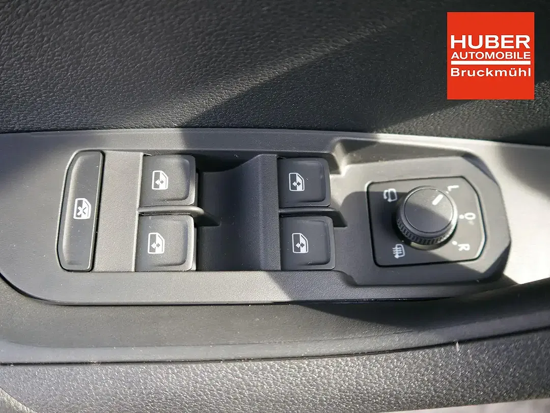 Skoda Karoq - Thumbnail 9