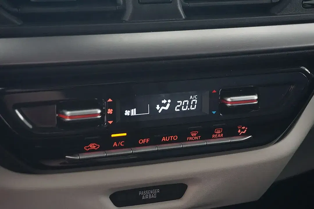 Suzuki Swift - Thumbnail 10