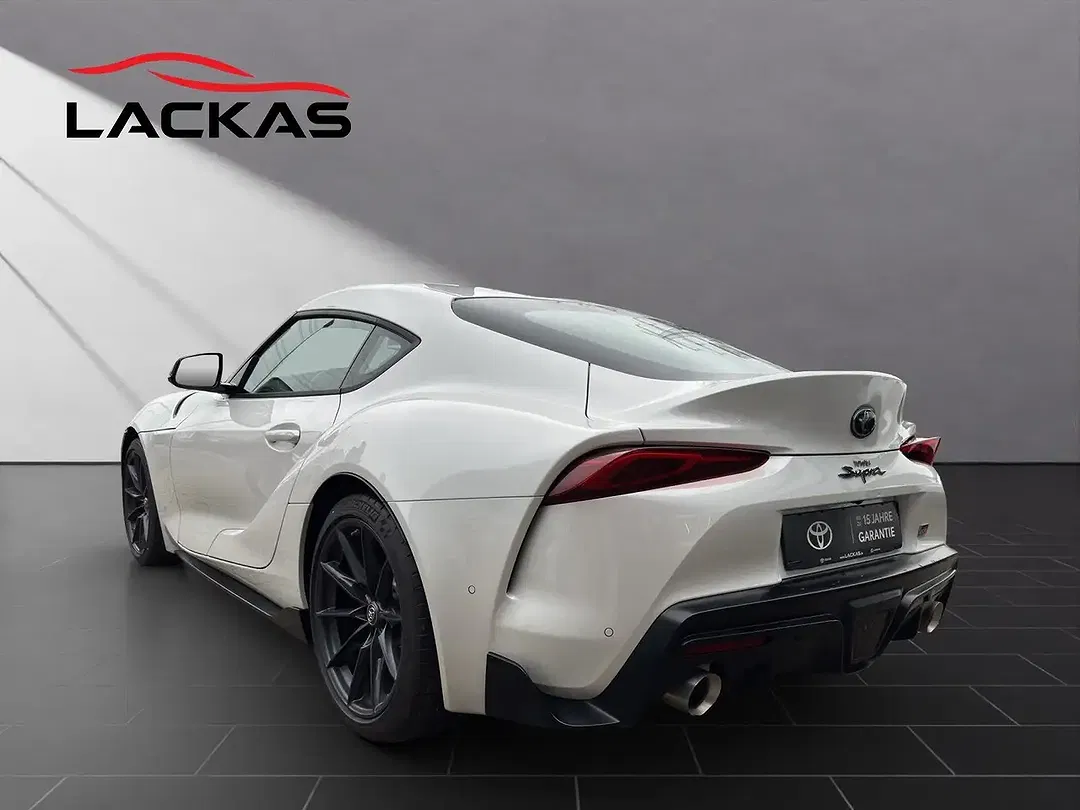 Toyota Supra - Thumbnail 3